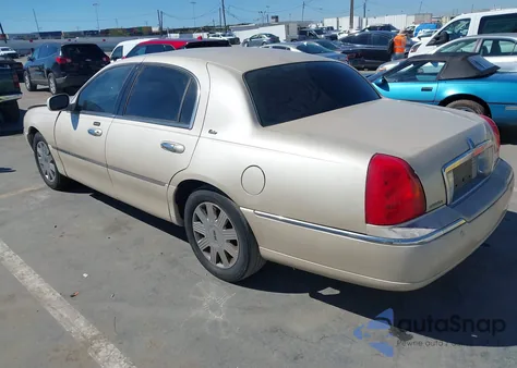 2003 Lincoln Town Car Cartier из США, поврежденный, VIN 1LNHM83WX3Y663020